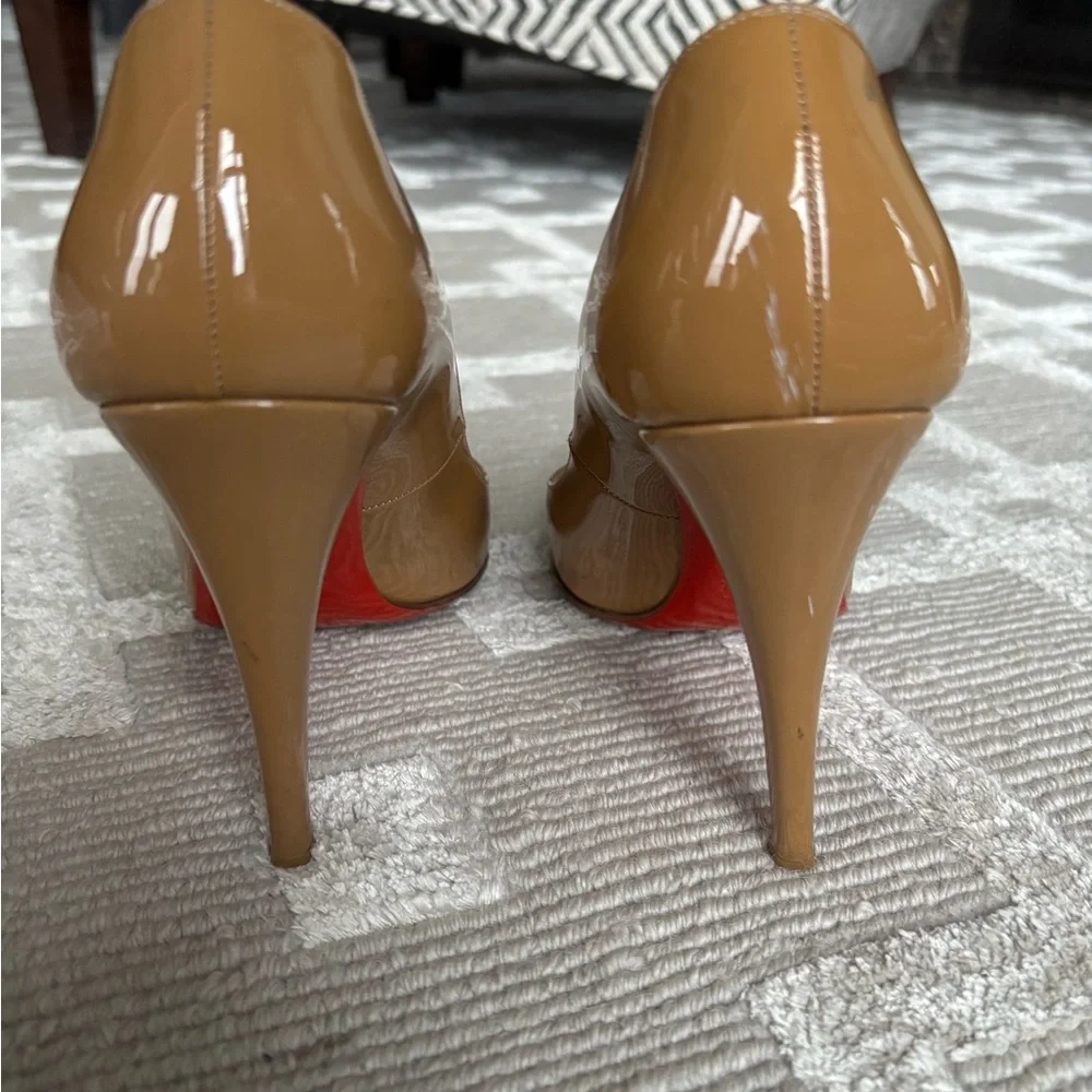 Christian Louboutin Nude Patent Heels with Red Soles - Picture 7 of 7